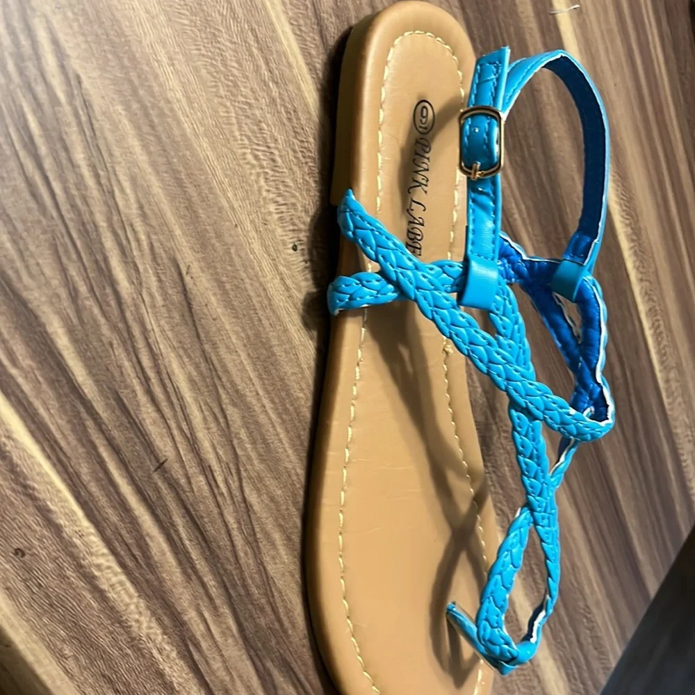 Sky blue thong sandals - Picture 5 of 11